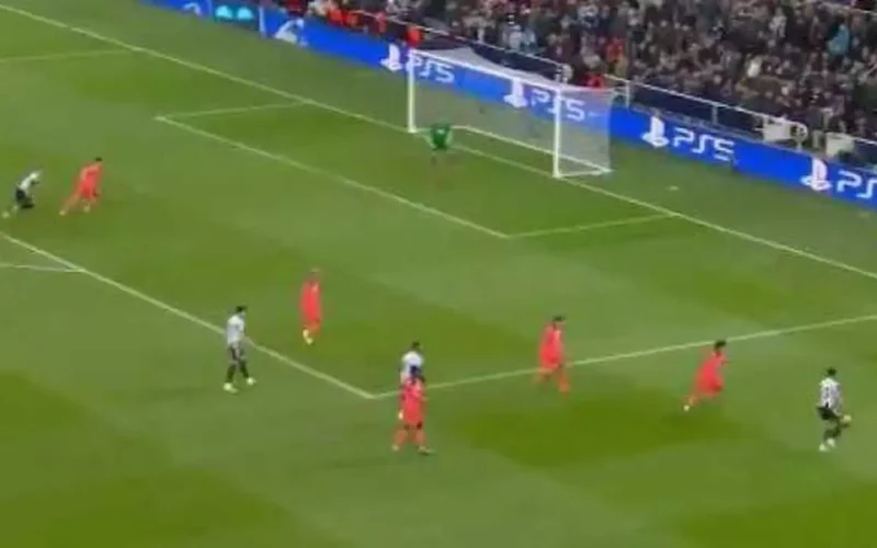 أبرز ملامح مواجهة نيوكاسل يونايتد ضد برشلونة والأهداف المثيرة في مقطع فيديو